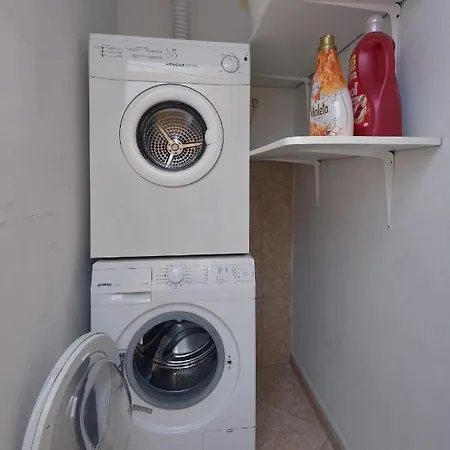 アパート Family Sara *